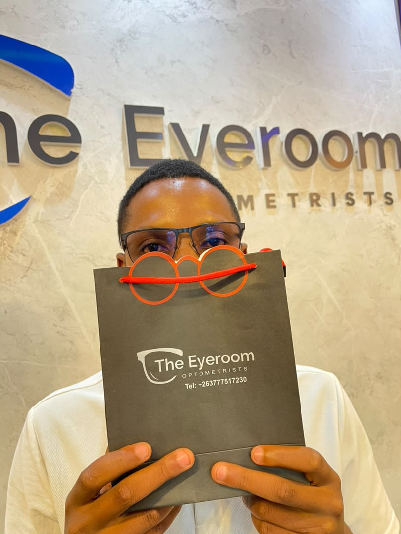 Eyeroom (28)